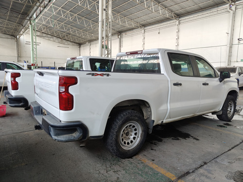 Chevrolet Silverado 4.3 WT DOBLE CABINA 4X4 TA