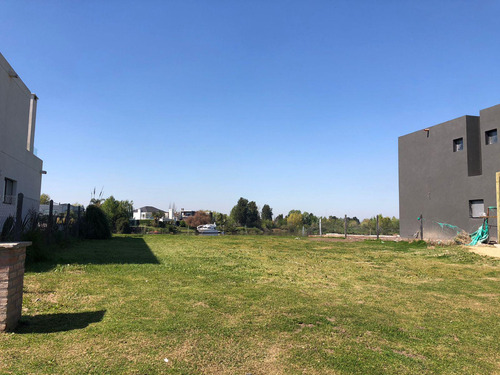 Lote Al Río En Barrio Náutico Canal - Oportunidad