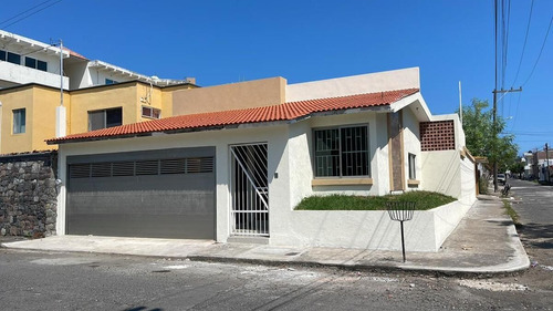 Casa De Un Piso, Esquina, En Col. Graciano Sánchez, Boca Del Río, Veracruz