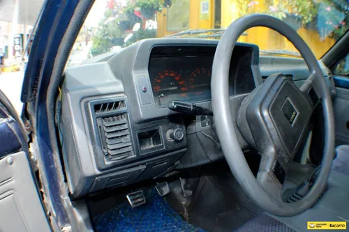 Mazda B2000 2.0