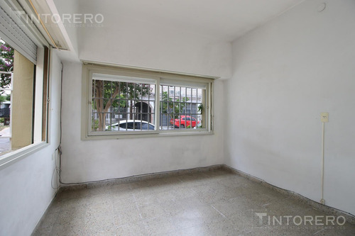 Ph En Venta De Dos Ambientes En Morón.