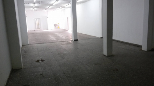 Imagen 10 de 14 de Amplio Local Comercial