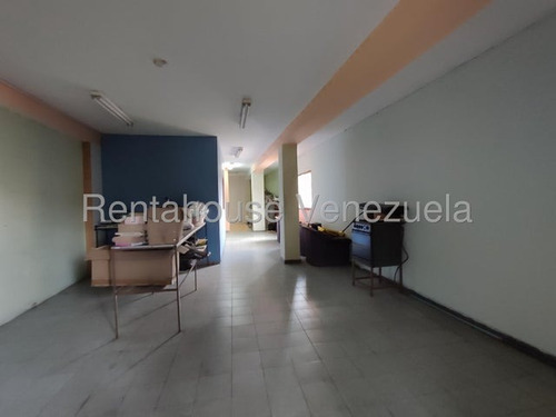 Jv Local En Alquiler Ubicado En Esquina Con Amplios Espacios Para Tu Emprendimiento Centro De Guacara