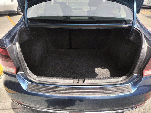 Volkswagen Vento 1.6 Confortline At