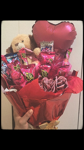 Busque De Chocolate E Flores