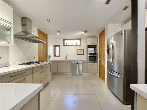 Imagen 11 de 30 de En Venta Casa Mediterranea Vitacura: Colegio Aleman