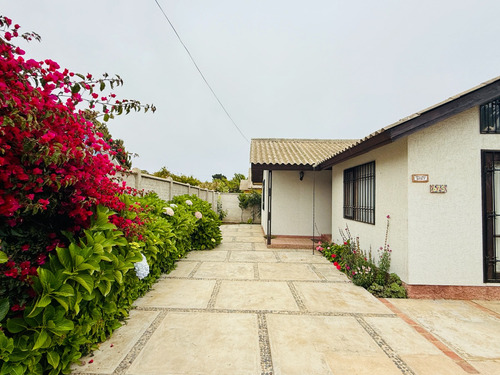 Hermosa Casa Algarrobo