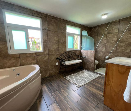 Venta De Casa En Fraccionamiento San Carlos En Metepec