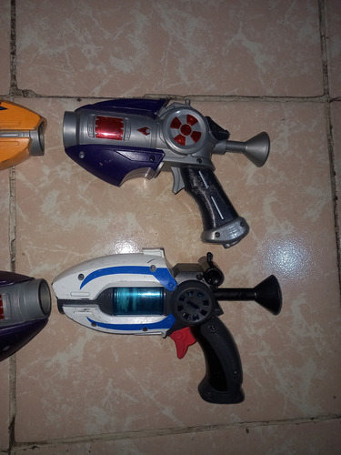 4 Pistolas Bajoterra Lanzababosas Slugterra (de Uso) (Usado)