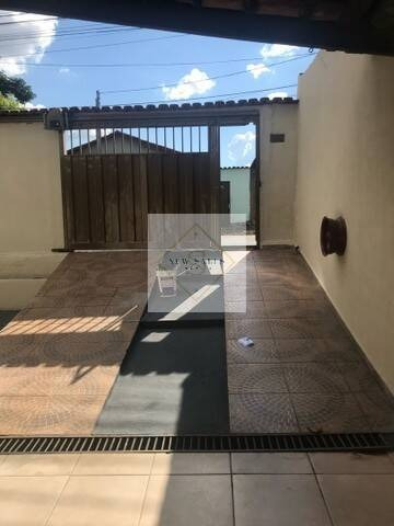 Imagem 9 de 12 de Casa De 3 Quartos Sendo 1 Banheiro - 380m2 - Setor Perim! - 7087