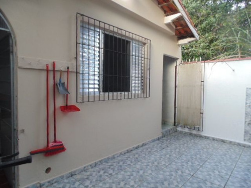 Imagem 27 de 30 de Casa Com Amplo Quintal E Piscina - Ca3651