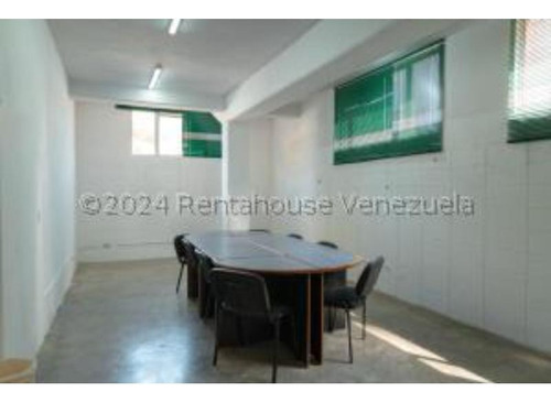 #24-17255 Excelente Edificio Industrial En La Trinidad