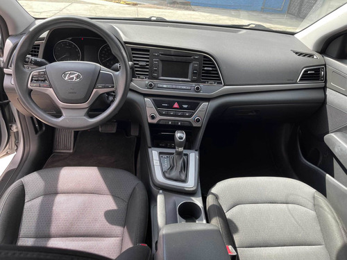 Imagen 3 de 4 de Hyundai Elantra 2017 Gls At