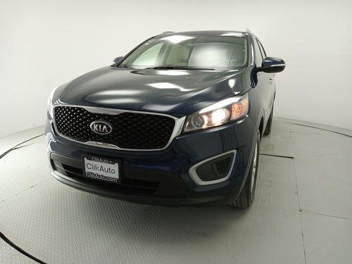 Kia Sorento 2.4 L4 LX Tela 7 Pasajeros At