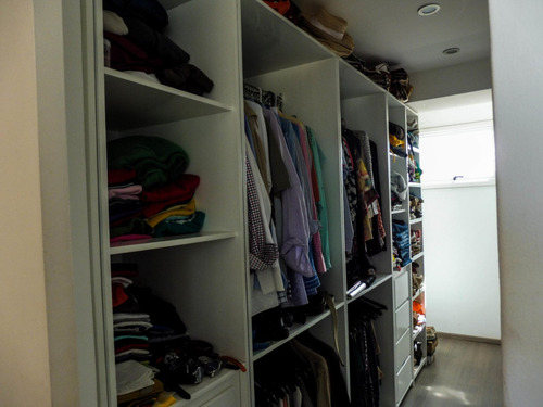 Ss: Vende Apartamento 24-6297 En Mesetas De Santa Rosa De Lima De 220 M2, 4h/3b/3pe
