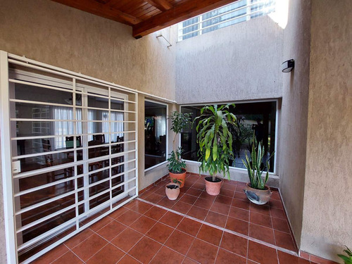 Imagen 12 de 23 de Casa En Venta De 4 Dormitorio Jardines Del Jockey