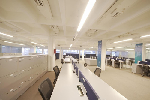 Imagen 5 de 19 de Oficina En Alquiler, De Categoría Lista Para Estrenar