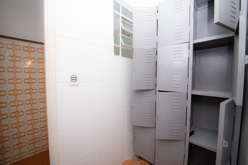 Imagem 2 de 11 de Passa-se O Ponto-instalações Completas- Venda De Restaurante