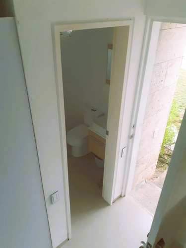Leandro Araque Inzitu Realtors Vende Town House Puerto Morrocoy Tucacas Venezuela Inversion 195.000,00$