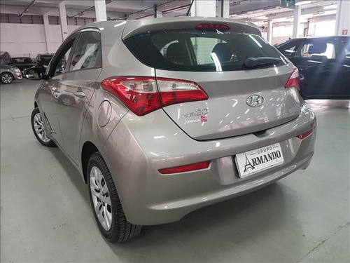 Imagem 2 de 8 de Hyundai Hb20 1.0 Comfort 12v