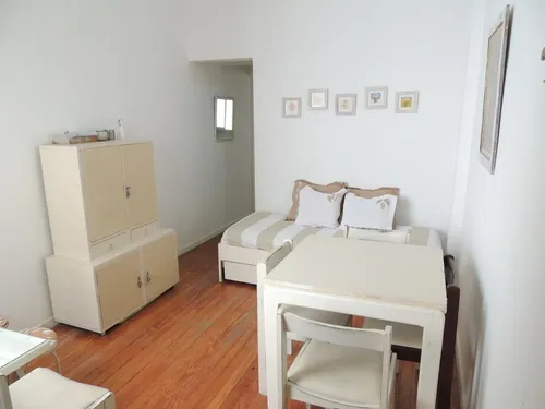 Departamento 2 Ambientes  En Alquiler - Recoleta
