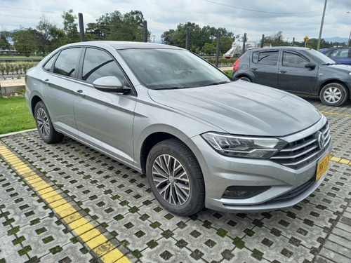 Volkswagen Jetta A7 Highline 1.4t At