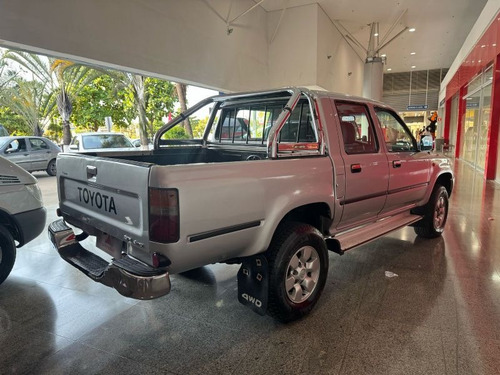Toyota Hilux 3.0 Srv Cab. Dupla Turbo 4x4 4p