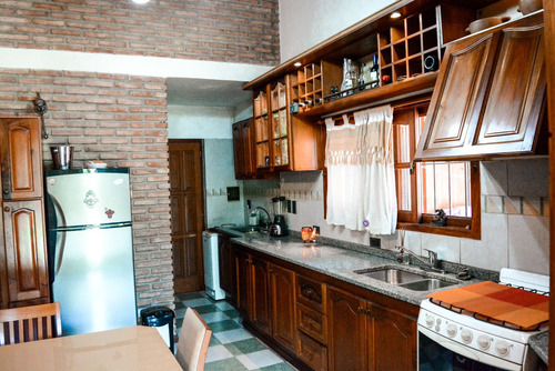 Casa En Granadero Baigorria