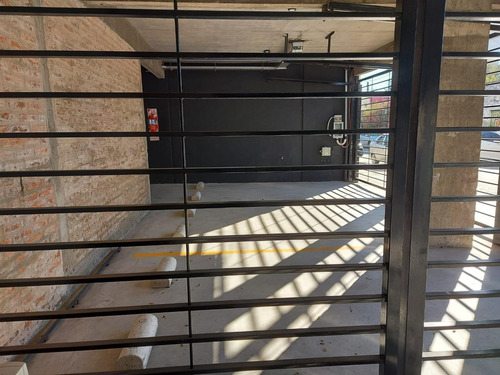 Imagen 6 de 9 de Cochera A La Venta En Edificio. Pilar