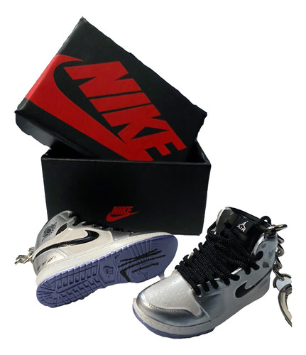 Llavero 3d Plata Tenis Jordan Nike Premium, Incluye Caja