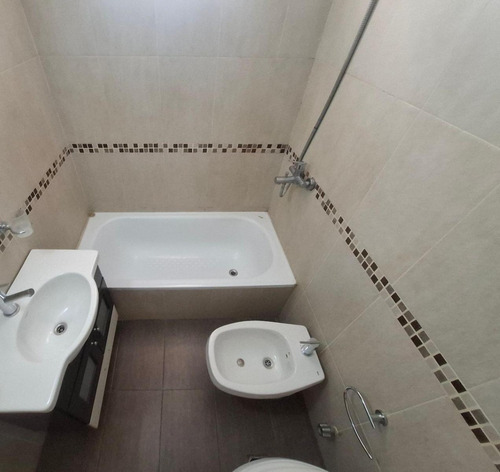 Departamento En Venta - 1 Dormitorio 1 Baño - Ramos Mejía