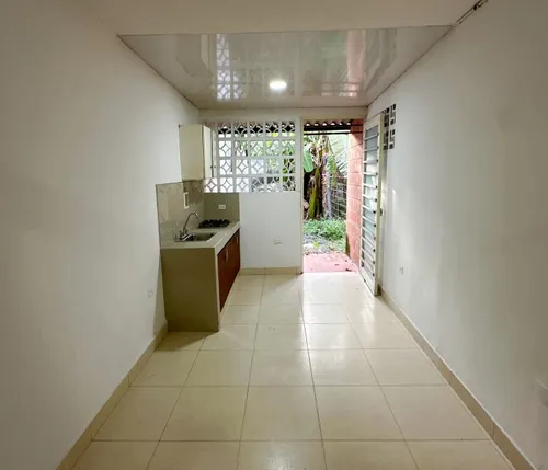 Arriendo Apartaestudio En Primer Piso Con Patio Barrio La Flora Norte De Cali