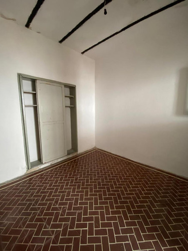 Departamento De Dos Dormitorios En Arroyito De Pasillo Terr