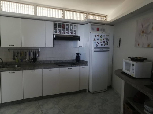 Bello Apartamento Con Vista Mar. Playa Moreno.