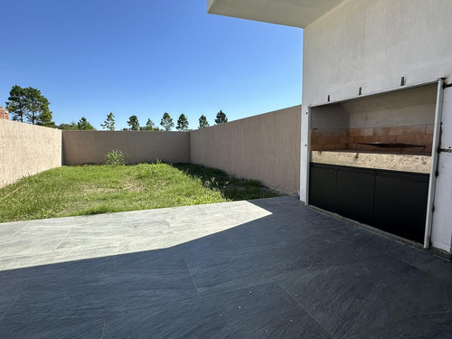 Se Vende - Duplex En Zona Sur - A Estrenar - 3 Dormitorios - Barrio Cerrado