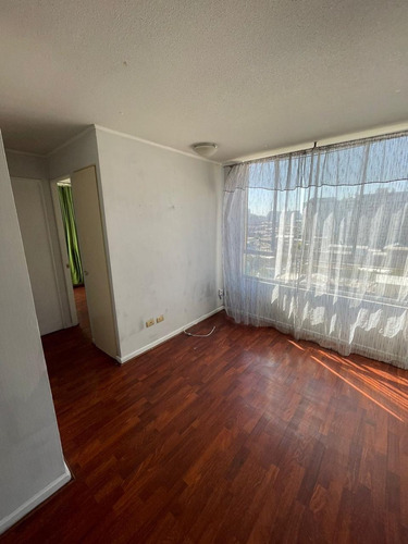 Departamento En Calle Arturo Prat, Metro Matta, Santiago.