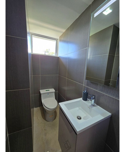 Apartamento En Venta 165 M2 - Urb. Country Club