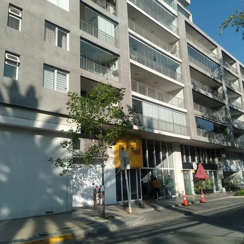 Dos Estacionamientos/ Metro Plaza Egaña/ Disponible