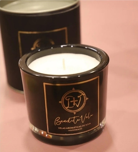 Imagem 3 de 3 de Vela Vegetal Aroma Baunilha Vidro Preto - Bendita Vela