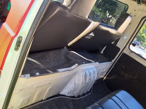 Mitsubishi L300