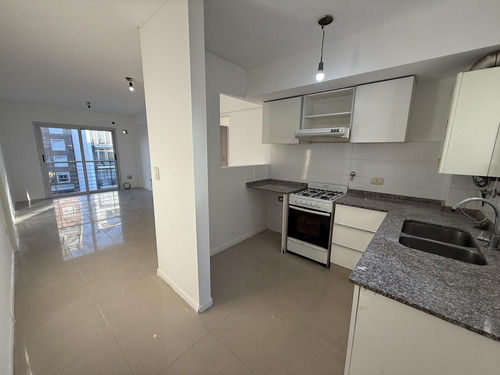 Departamento De 3 Ambientes - Castelar Centro
