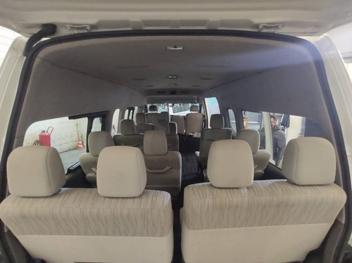 Imagen 10 de 15 de Nissan Urvan
