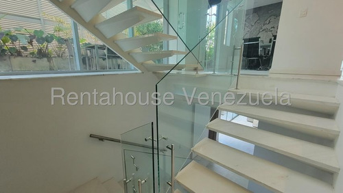 Apartamento ( 2 Niveles/ Amoblado/ Remodelado) Venta La Castellana Mls-25-16876
