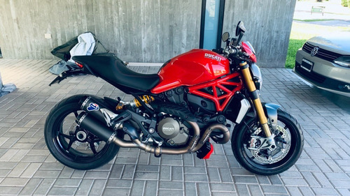 Ducati Monster 1200 S