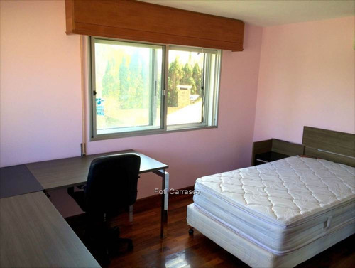 Imagen 10 de 11 de Rambla. Chalet De Tejas Vidriadas, Recepción