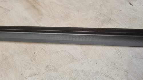 Imagen 4 de 7 de Moldura Nariz Escalon Aluminio Pisos Flotante X 2.85mts