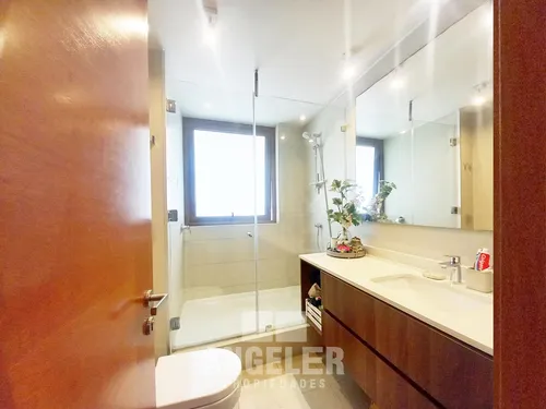 Duplex Con Jardín Y Gran Sala En Piso 1 * 3d/4b En Vitacura