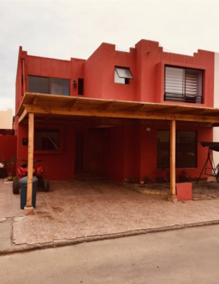 Imagen 1 de 17 de Casa En Venta De 6 Dorm. En Antofagasta