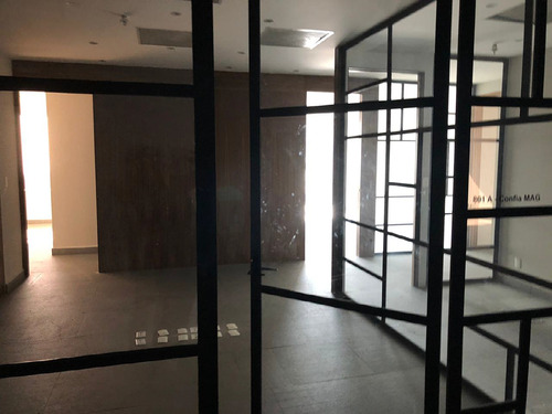 Oficina Acondicionada En Renta, Lomas Altas