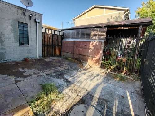 Casa De 2 Pisos, En Villa Los Adobes, Se Acepta Subsidio.